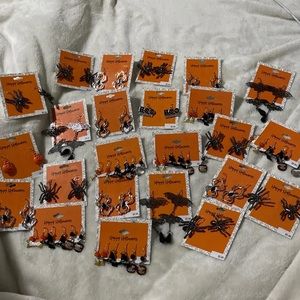 🧩7/$10 36 Pair Earrings